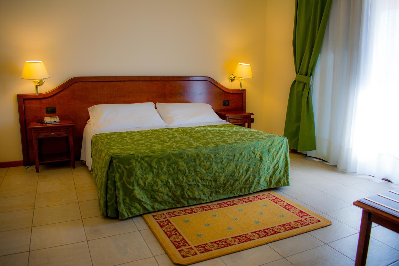 Hotel Villa Peretti Gela Exterior photo